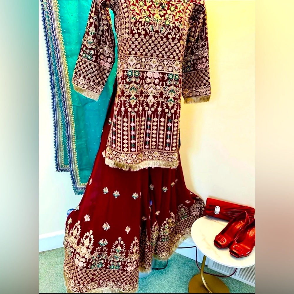 Zaynab chotani palazzo style! With shirt & dupatta! S 34 sz